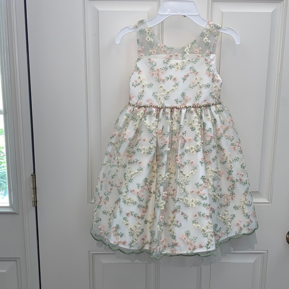 American Princess 6 Absolutely Gorgeous Stunning Dress w/ Five Layer Skirting
